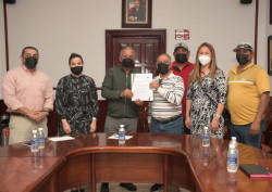 Entrega Alcalde de Culiacán carta de anuencia a pepenadores
