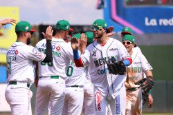 México le gana a Colombia