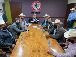 Productores recolectan firmas a favor de permanencia de la cuota liga