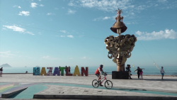 El jueves quedaran instalados todos los "monigotes" del Carnaval