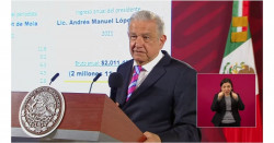 AMLO vincula a Loret con farmacéuticas y dice que por eso lo ataca