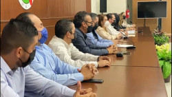 Secretaria general del STASE sostiene reunión con trabajadores del congreso del estado