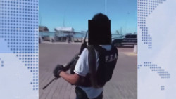 No se sabe quienes son los policías que saludan a hombre armado en Altata