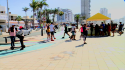 Aseguran turistas que hay que aprender a vivir con el covid