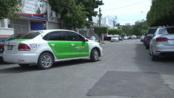 No se dan abasto los taxis con el Carnaval, faltan mejores vialidades.