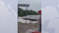 AMLO da recursos para rehabilitar puente "El Quelite"