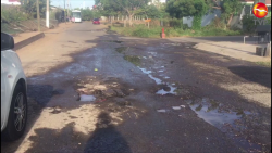 Fugas y baches en la Villas del Estero