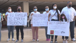 Familiares y amigos buscan a Rubén Antonio García Ayón