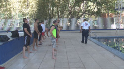 Policías municipales se capacitan en rescate acuático para vacaciones de Semana Santa