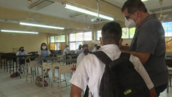 Nivel bajo de aprovechamiento en escuelas secundarias