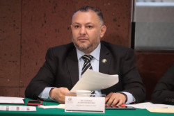 Propuesta de playa nudista es poco seria y no tiene sustento legal; Leobardo Alcántara