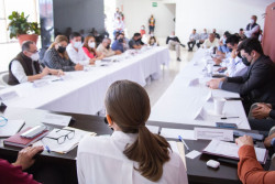 Gobierno de Sinaloa sigue apoyando a desplazados