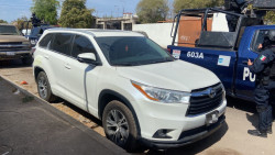 Policías Estatales recuperan camioneta robada en Culiacán