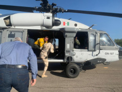 Arriba helicóptero de Guardia Nacional para combatir incendio en sierra de Álamos: gobernador