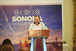 Llama gobernador Alfonso Durazo a sonorenses a registrarse para apoyos a adultos mayores
