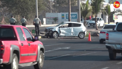 Choque en Carrertera Internacional deja a dos mujeres heridas