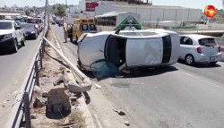 Se registra volcadura al sur de Mazatlán
