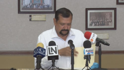 Obligan a trabajadores del ayuntamiento a firmar