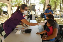 Alcalde instruye acercar servicios de salud a trabajadores que laboran en el Relleno Sanitario