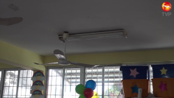 Estudiantes de la escuela "El Chamizal" asisten a clases sin luz