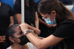 Entregan prótesis oculares a personas que han sufrido la pérdida del globo ocular