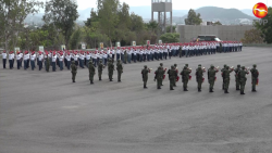 Toman protesta de bandera a jóvenes que inician el Servicio Militar Nacional