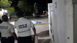Choque de motocicletas deja un muerto y dos heridos, en Quilá