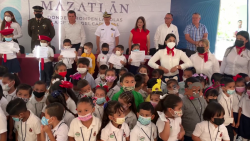Celebran segundo lunes cívico en kínder, solicitan apoyo con construcción de aulas