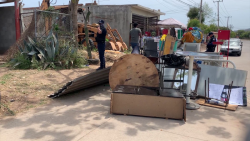 Me hubieran avisado” dice vecina que fue desalojada en Hacieda del Valle