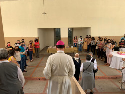 “Educar necesita capacidad de amar”: Obispo ante maestros en su día