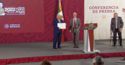 La OMS premia a López Obrador por políticas contra el tabaco y vapeadores