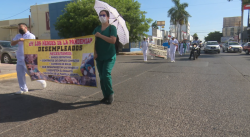 Se manifiestan enfermeras y enfermeros suplentes del IMSS; exigen mejores condiciones laborales