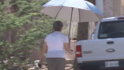 Para evitar golpes de calor indispensable mantenerse hidratado con agua
