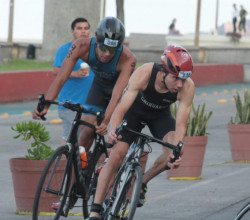 Se realiza el Triatlón Olas Altas Mazatlán 2022