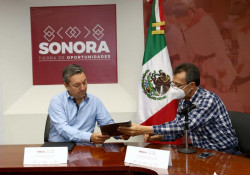 Recibe SEC pliego petitorio estatal de demandas de las secciones 28 y 54 del SNTE
