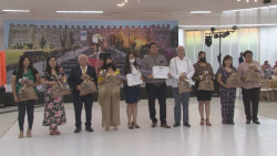 Entrega SNTE 27 recompensas por permanencia a 127 trabajadores