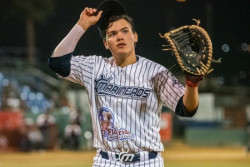 Tomateros registra tres jugadores de primera firma