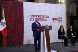 Pide AMLO que Banamex no despida a trabajadores