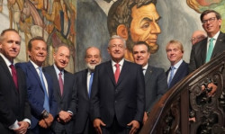 Se reúne AMLO con empresarios de México y E.U.