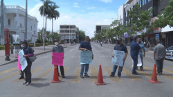 ¡QUE LOS POLICÍAS VALGAN VIVOS, NO MUERTOS!