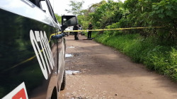 Lo encuentran asesinado a balazos sobre camino vecinal