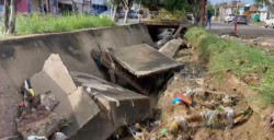 Por lluvias se desprenden losas del canal ubicado en Infonavit Alarcón