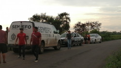 Muere motociclista al perder el control