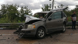 Mujer resulta herida al chocar con una grúa