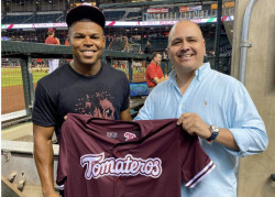 Stone Garrett es anunciado por Tomateros de Culiacán