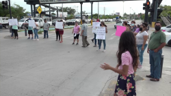 Se manifiestan padres y madres de familia de la escuela primaria Leyes de Reforma