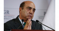 Juez ratifica prisión preventiva a exprocurador mexicano por caso Ayotzinapa
