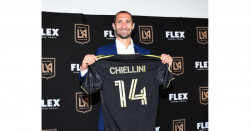 Sin ser futbolista no habría ligado con tantas mujeres por feo, confiesa Chiellini