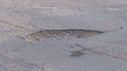 ¡Se dejan ver los baches en Culiacán!