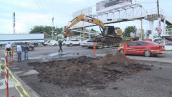 ¡Un socavón más a la lista! por el Boulevard República de Brasil en Culiacán
